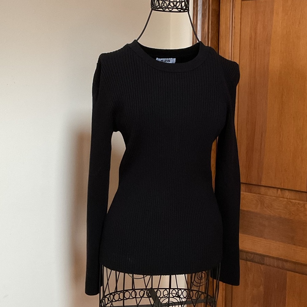 525 Black Ribbed Long Sleeve Sweater, Large